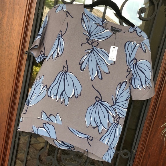 The Limited Tops - The limited NWT gray/blue bold floral dressy top